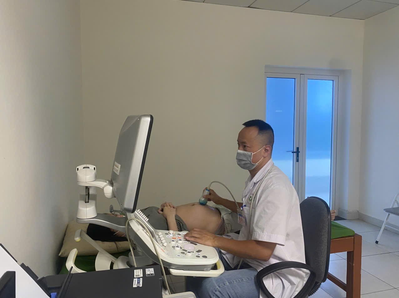 Bác sĩ Nguyễn Hoàng Anh - Trưởng khoa Chẩn đoán hình ảnh, Bệnh viện Phụ sản Hải Dương