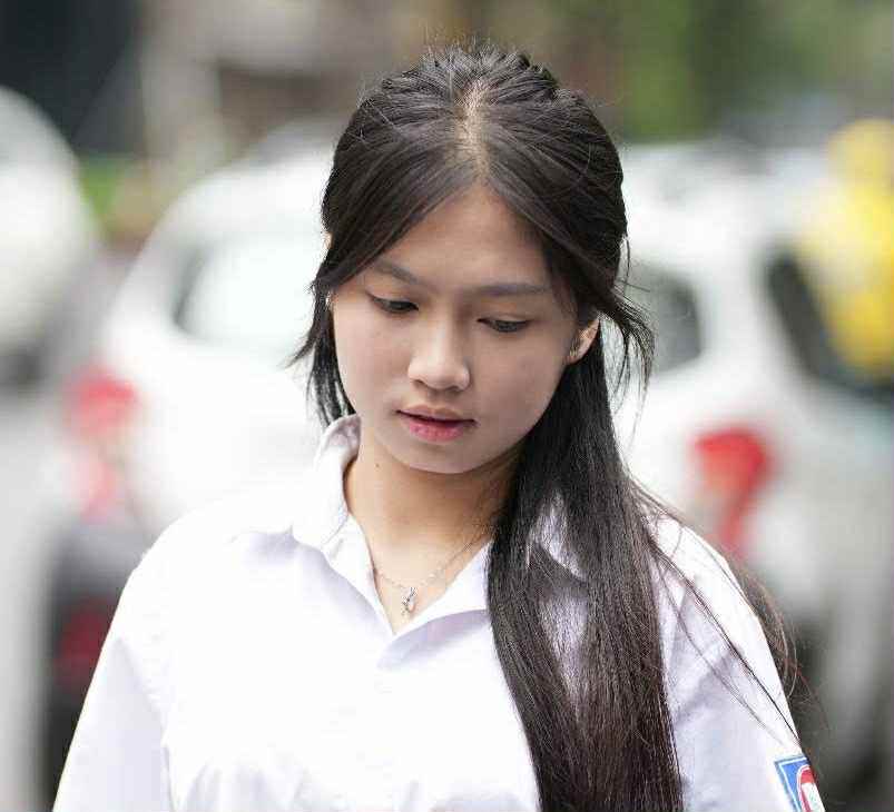 115 trường THPT công lập không chuyên năm nay có hơn 90 trường hạ điểm chuẩn so với năm ngoái. (ảnh: Hoàng Mạnh Thắng)