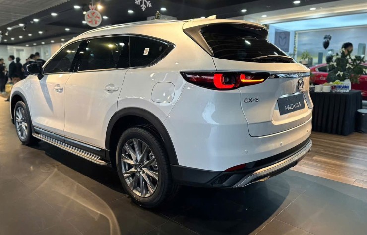 Mazda CX-8 2025 lợi thế nhiều nhưng vẫn còn những “nốt trầm” nào? - 4