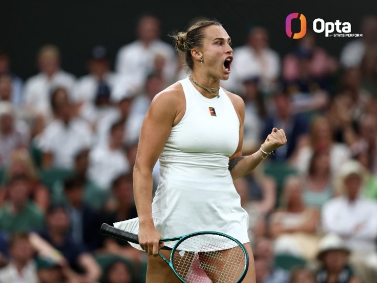 Aryna Sabalenka trở thành tay vợt đầu tiên vào&nbsp;vòng 4 trong 11+ giải Grand Slam liên tiếp kể từ Serena Williams (14 giải liên tiếp từ US Open 2014 đến Australian Open 2019). Đồng thời, cô cũng là tay vợt đầu tiên vào vòng 16 ở cả ba giải Grand Slam đầu tiên với tư cách số 1 thế giới kể từ Ashleigh Barty. Tại vòng 4 mới nhất, Sabalenka đã đánh bại Mertens 6-4, 7-6 để vào tứ kết gặp Siegemund.
