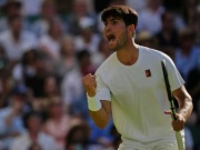 Alcaraz thắng tưng bừng Wimbledon nhưng  " lún sâu "  vào điểm yếu cố hữu