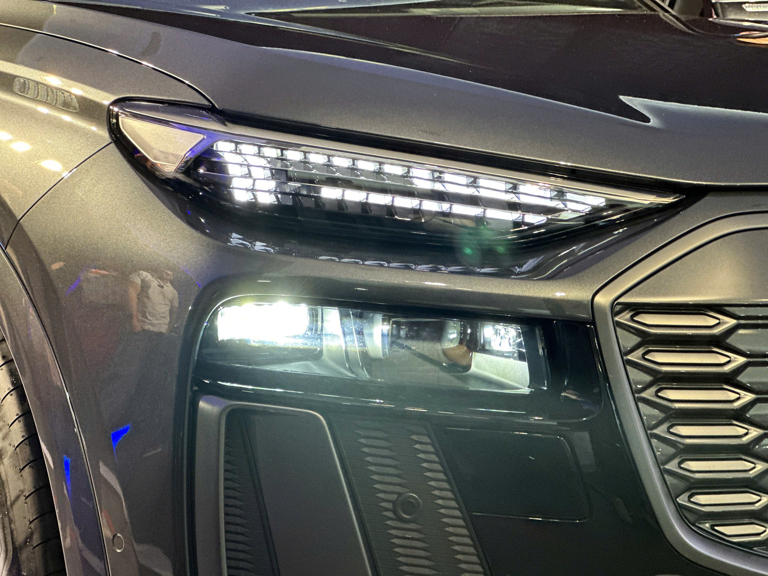 Audi Q6 e-tron ra mắt thị trường Việt Nam, giá bán từ 3,199 tỷ đồng - 7