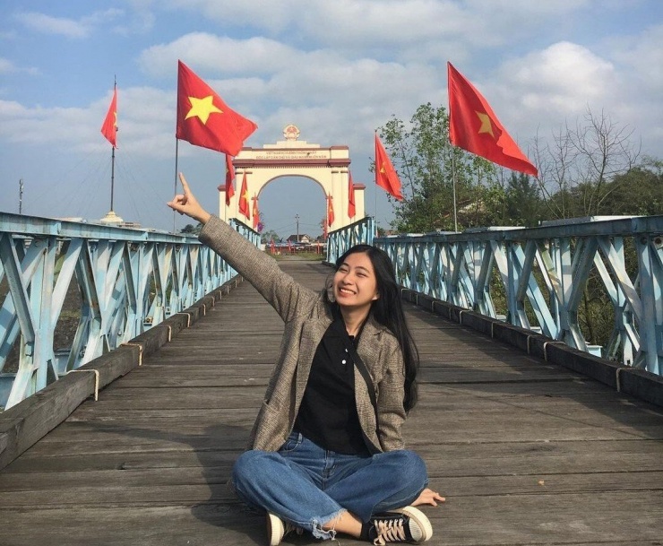 Check in cầu Hiền Lương