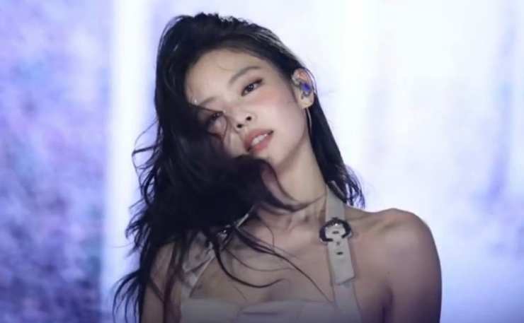 Jennie hút fan ở vẻ quyến rũ.