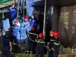 Cảnh sát giải cứu người mắc kẹt trên trụ cao 15m bằng một câu nói đời thường