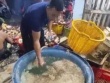 TP.HCM: Phát hiện 3 cơ sở ngâm hoa chuối với hàn the, chất tẩy trắng