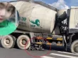 [CLIP] Mẹ đơn thân chạy xe ôm nuôi con bị xe bồn cuốn vào gầm tử vong