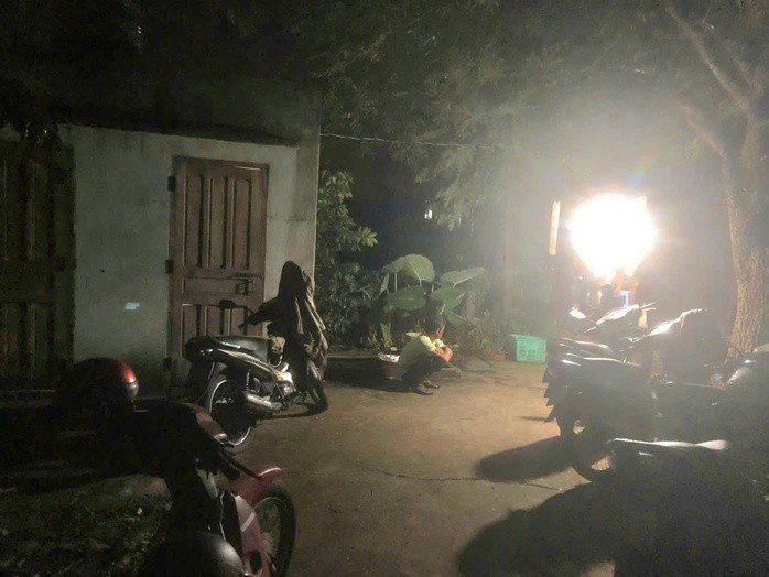 Đường vào căn nhà xảy ra án mạng đau lòng. Ảnh: NL