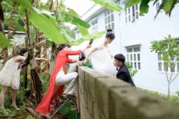 Cô dâu ở Lạng Sơn trèo tường về nhà chồng, phía sau là câu chuyện bất ngờ