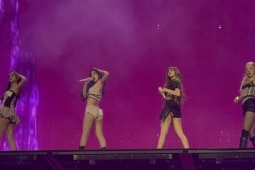 Blackpink  ' bùng nổ '  ở concert tái xuất