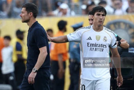 HLV Alonso gửi chiến thư tới PSG, người hùng Real không ngán Vua Cúp C1