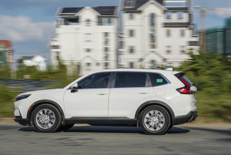 Giá xe Honda CR-V tháng 7/2025, ưu đãi 50% lệ phí trước bạ - 2