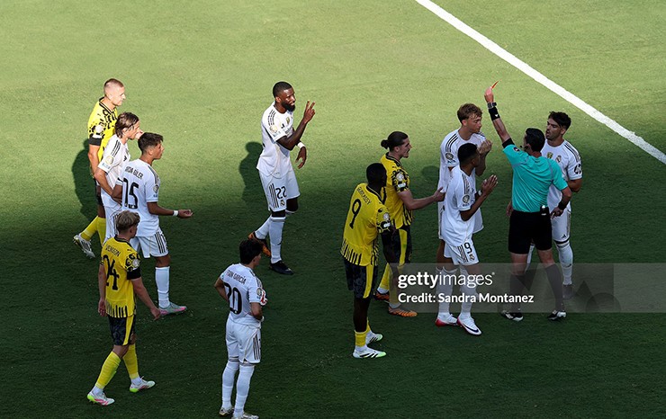 Real Madrid và PSG tiến vào bán kết FIFA Club World Cup với những tổn thất đáng kể