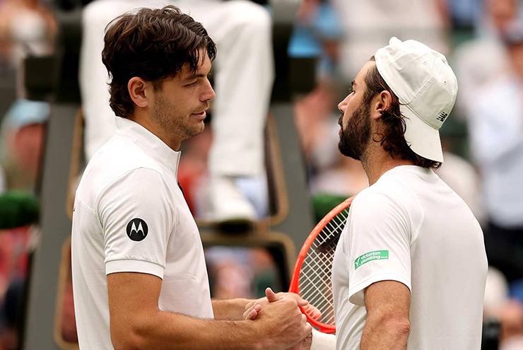 Fritz vào tứ kết Wimbledon sau khi Thompson bỏ cuộc