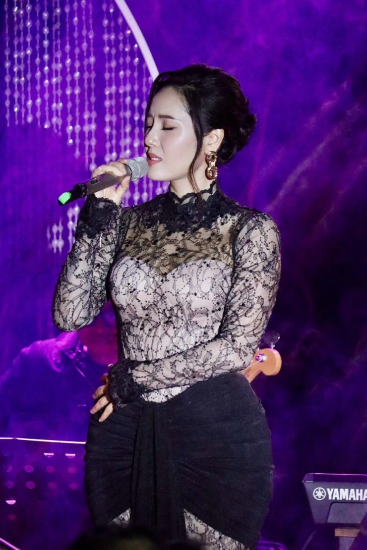 Ở tuổi ngoài 40, Phương Linh vẫn chưa lập gia đình, kín tiếng trong chuyện tình cảm. Điều này làm nhiều khán giả bày tỏ sự tò mò. Ảnh: FB Tran Phuong Linh