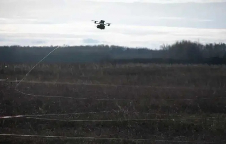 Drone cáp quang hoạt động trên chiến trường Ukraine. Ảnh: ITN