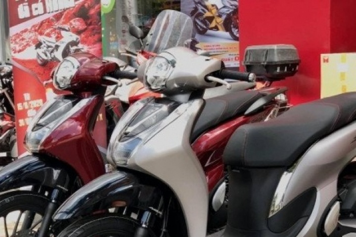 Giá xe máy lao dốc giữa hè, dân mua xe 'hời' chưa từng có
