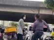 Phạt 2,5 triệu đồng người phụ nữ bán nước xua đuổi cô gái trẻ ở khu vực Bến xe Mỹ Đình