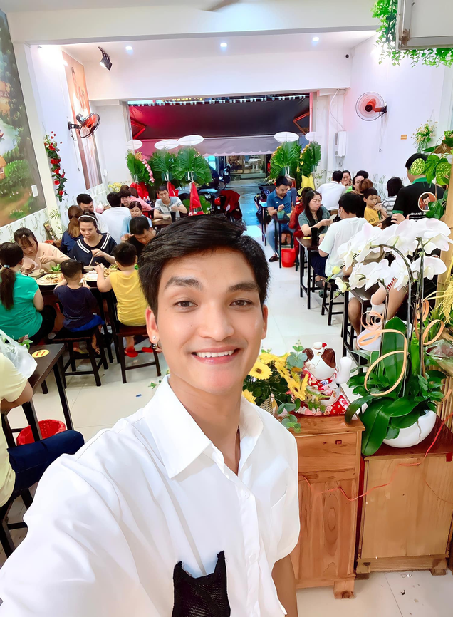 Mạc Văn Khoa sở hữu hơn chục quán bún đậu mắm tôm ở 3 tỉnh thành.