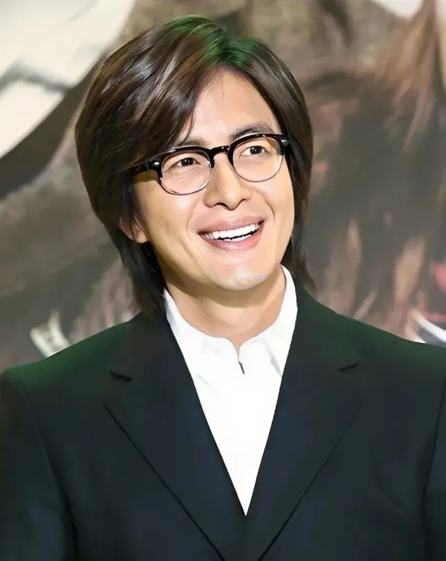 Bae Yong Joon ở ẩn sau khi kết hôn.