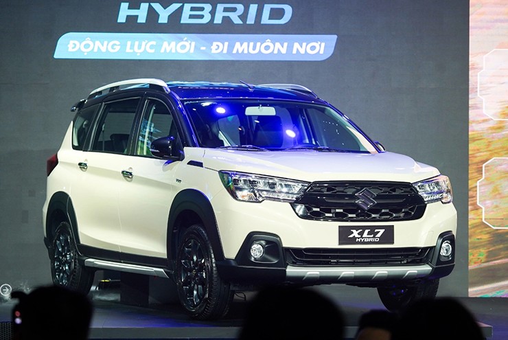 Suzuki XL7 Hybrid có số VIN 2024 được giảm 100% lệ phí trước bạ.