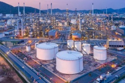 Cú sốc cung mới của OPEC khiến thị trường dầu mỏ quay trở lại tình trạng thặng dư