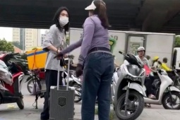 Danh tính nữ chủ quán trà đá đuổi cô gái đứng chờ xe trên vỉa hè Hà Nội