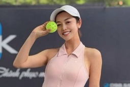 Sắc vóc tuổi 40 của Jennifer Phạm