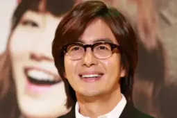 Bae Yong Joon ở tuổi 53