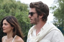 Andrew Garfield hẹn hò sao  ' Top Gun ' 