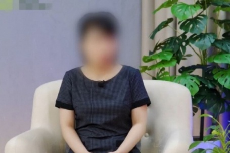 Biết chồng qua lại với phú bà hơn mẹ 3 tuổi, vợ đắn đo có nên im lặng để nhận 40 triệu/tháng