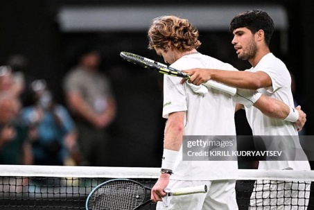 Video tennis Rublev - Alcaraz: 4 set hấp dẫn, ngược dòng đẳng cấp (Wimbledon)