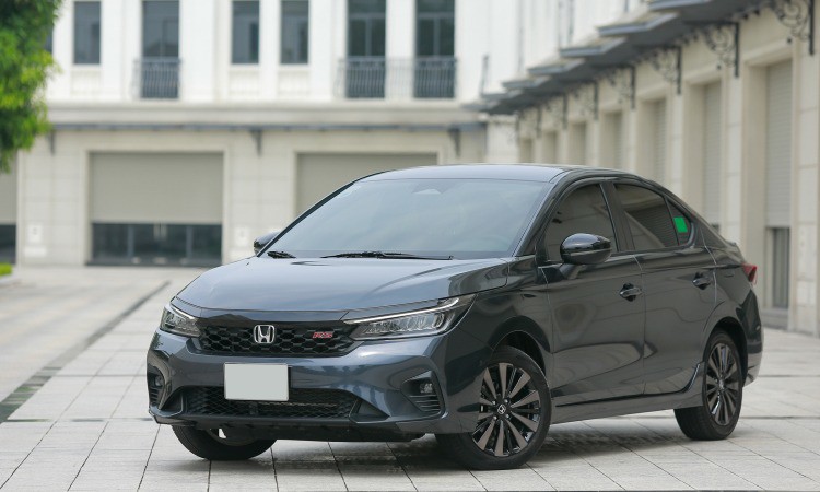 Honda City có chiều dài tổng thể lớn mang lại không gian bên trong rộng rãi.