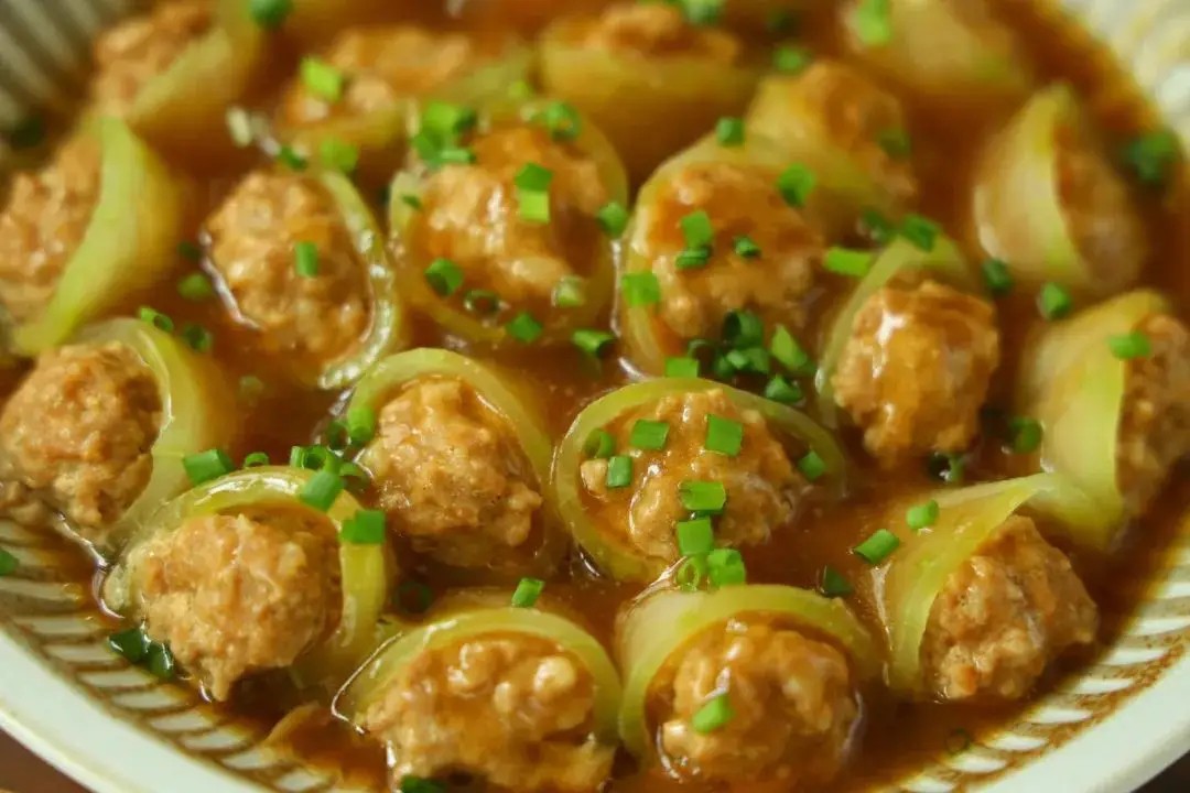 Món ăn này rất ngon.
