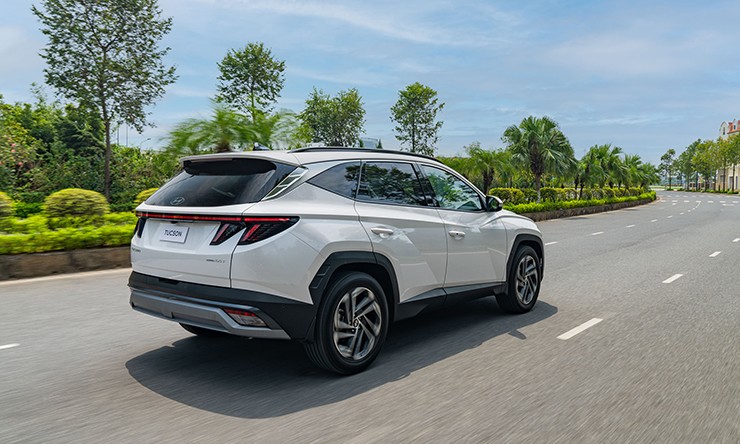 Giá xe Hyundai Tucson tháng 7/2025, bản N Line 989 triệu đồng - 28