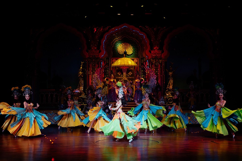 Alcazar Cabaret - show diễn hoành tráng bậc nhất không thể bỏ qua khi đến Pattaya.