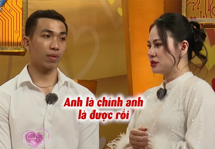 Trai trẻ 6 múi định 