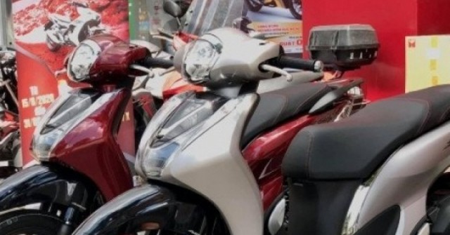 Giá xe máy lao dốc giữa hè, dân mua xe "hời" ch...