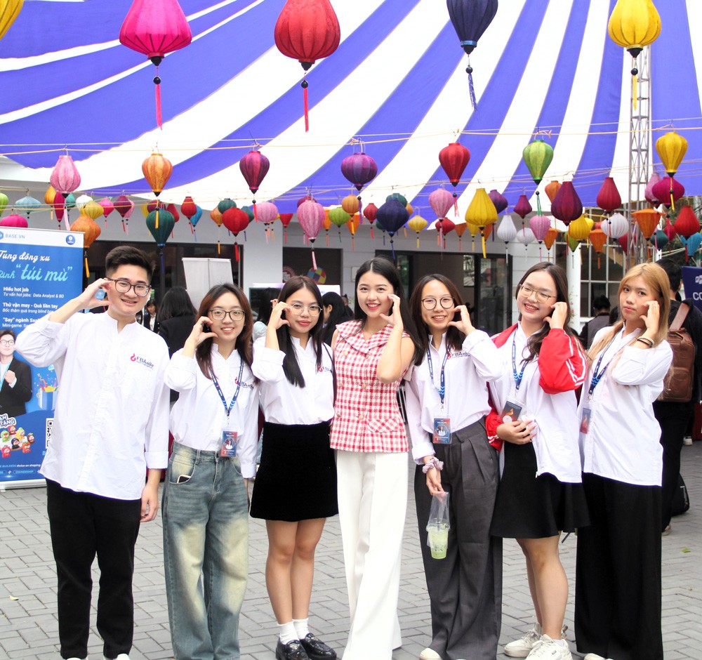 Ánh Thơ tổ chức chương trình kết nối doanh nghiệp với sinh viên của trường.