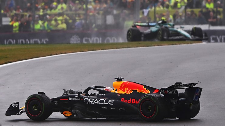&nbsp;Verstappen mắc lỗi chí mạng trong tình huống xuất phát lại