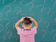 Sức khỏe đời sống - Cậu bé bị chậm phát triển chiều cao do hít khói thuốc của cha