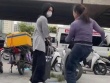 Phạt 2,5 triệu đồng người phụ nữ bán nước xua đuổi cô gái trẻ ở khu vực Bến xe Mỹ Đình