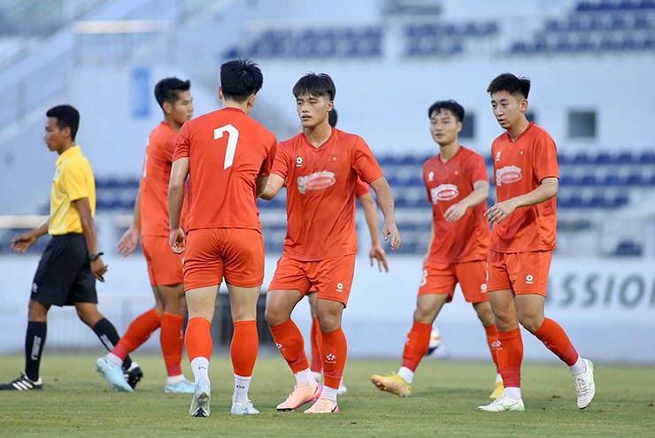 Vì sao HLV Kim Sang Sik loại cầu thủ trẻ hay nhất V-League khỏi U23 Việt Nam?