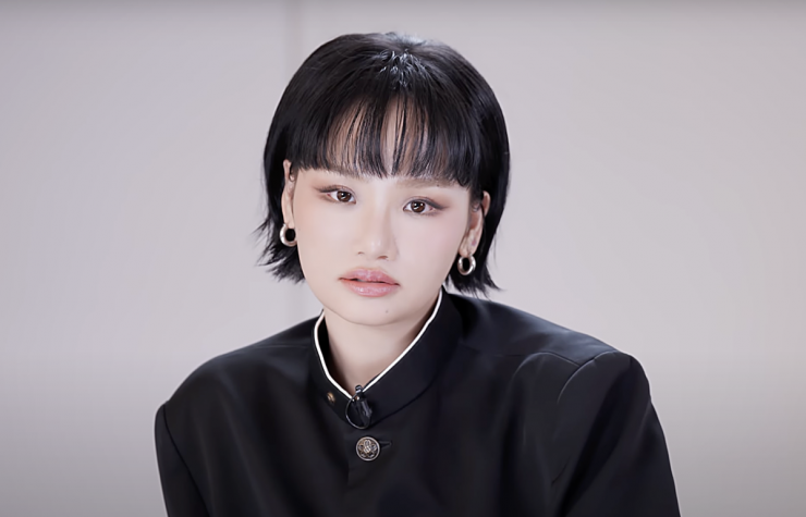 Ca sĩ cho biết tham gia show để làm mới bản thân, có thêm bài hit và giao lưu với đồng nghiệp gen Z. Hai năm trở lại đây, cô ít hoạt động showbiz, thi thoảng livestream giao lưu cùng khán giả.