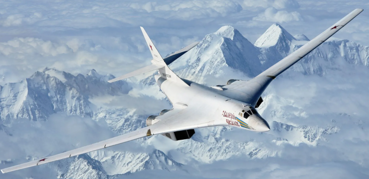 Tu-160M là máy bay ném bom thế hệ tiếp theo được trang bị tên lửa siêu thanh. Ảnh: Eurasian Times