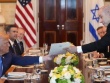 Thủ tướng Israel trao tận tay Tổng thống Donald Trump món quà bất ngờ