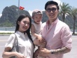 Thời trang đồng điệu style 'giàu ngầm' của Văn Hậu - Hải My khi đi biển