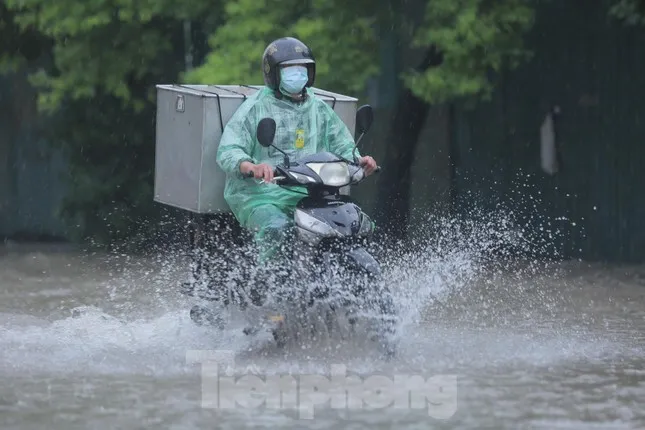 Khu vực vùng núi và trung du Bắc Bộ có thể đón mưa lớn trong chiều tối nay (8/7).