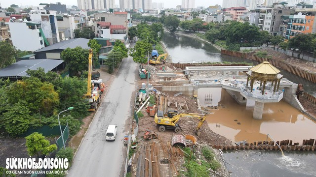 Đập dâng đầu tiên trên sông Tô Lịch, thuộc khu vực phường Thanh Liệt, TP Hà Nội.