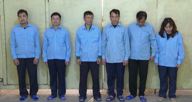 Loạt cán bộ phường Thanh Trì (cũ) bị bắt vì đã nhận hối lộ. Ảnh: Công an TP Hà Nội